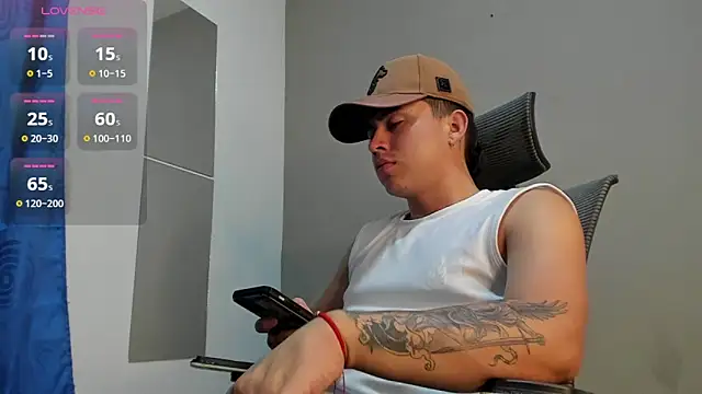 Snapshot of mattiwsmorris_ chatting on 11.29.25 mattiwsmorris online show from 11.29.25