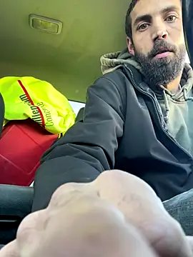 QueenM3 online show from 10.27.25