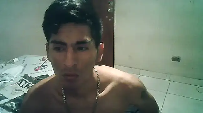 Snapshot of LeonRoots chatting on 02.16.25 LeonRoots online show from 02.16.25