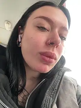 AlishaPrettyBlade online show from 04.21.26