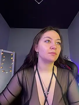 Snapshot of AshleySkott_ chatting on 03.18.25 AshleySkott online show from 03.18.25