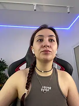 Snapshot of AshleySkott_ chatting on 10.17.25 AshleySkott online show from 10.17.25