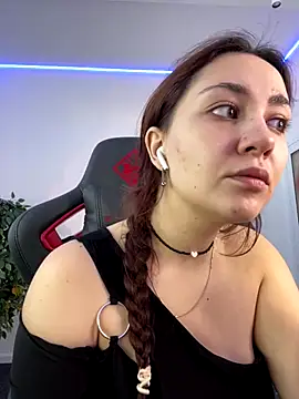 Snapshot of AshleySkott_ chatting on 10.20.25 AshleySkott online show from 10.20.25