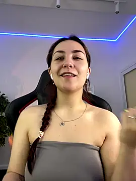 Snapshot of AshleySkott_ chatting on 10.26.25 AshleySkott online show from 10.26.25