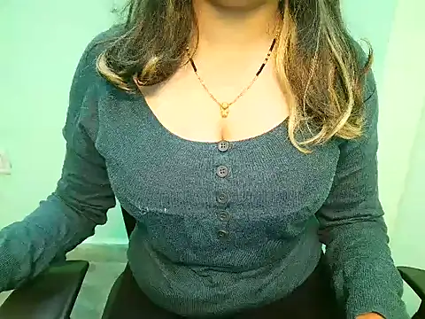 Snapshot of its_siya chatting on 01.08.26 its siya online show from 01.08.26