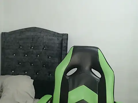 Boy coll online show from 04.02.26