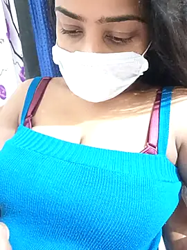 COZY ROZI online show from 10.03.25