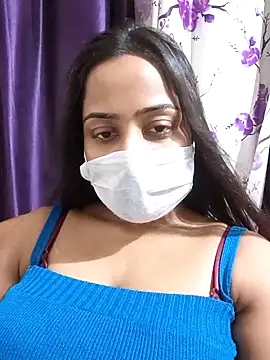 COZY ROZI online show from 11.04.25