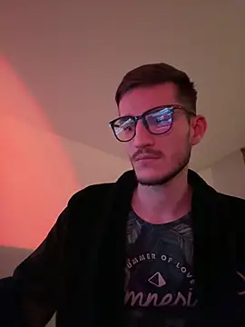 Snapshot of yoyoboy988 chatting on 03.01.25 yoyoboy988 online show from 03.01.25