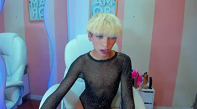 Snapshot of Danny_Luxx chatting on 02.17.25 Danny Luxx online show from 02.17.25