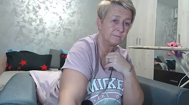 Snapshot of RosesandLillies chatting on 03.12.25 RosesandLillies online show from 03.12.25