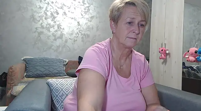 Snapshot of RosesandLillies chatting on 03.22.25 RosesandLillies online show from 03.22.25