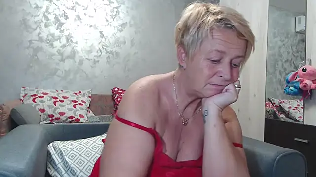 Snapshot of RosesandLillies chatting on 10.03.25 RosesandLillies online show from 10.03.25