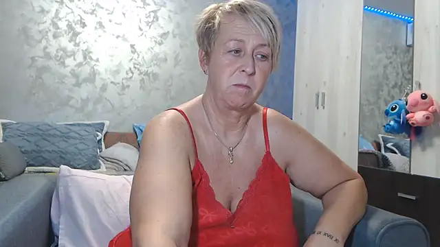 Snapshot of RosesandLillies chatting on 02.25.26 RosesandLillies online show from 02.25.26