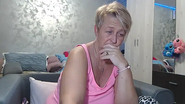 Snapshot of RosesandLillies chatting on 02.27.26 RosesandLillies online show from 02.27.26