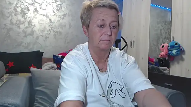 Snapshot of RosesandLillies chatting on 03.18.26 RosesandLillies online show from 03.18.26