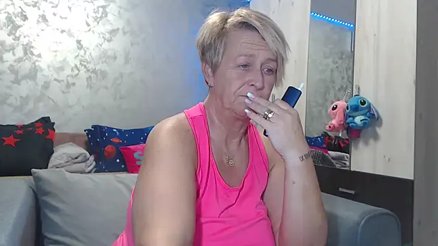 Snapshot of RosesandLillies chatting on 03.19.26 RosesandLillies online show from 03.19.26