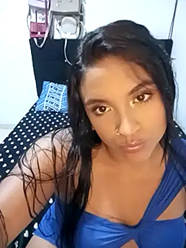 Snapshot of victoria_roussee chatting on 02.22.25 victoria roussee online show from 02.22.25