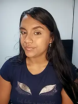 Snapshot of victoria_roussee chatting on 02.25.25 victoria roussee online show from 02.25.25