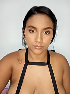 Snapshot of victoria_roussee chatting on 02.26.25 victoria roussee online show from 02.26.25