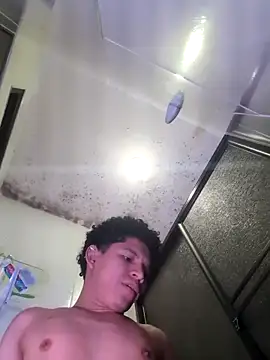 Snapshot of Magno_03 chatting on 10.29.25 Magno 03 online show from 10.29.25