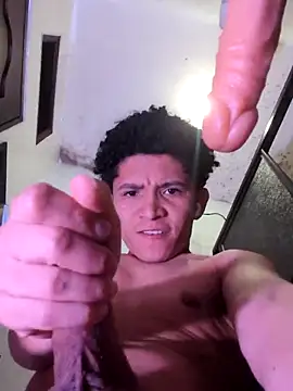 Snapshot of Magno_03 chatting on 10.29.25 Magno 03 online show from 10.29.25