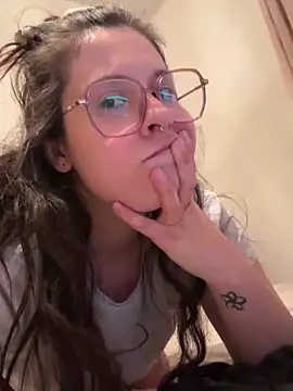 Snapshot of Rosiee69_ chatting on 03.02.25 Rosiee69 online show from 03.02.25