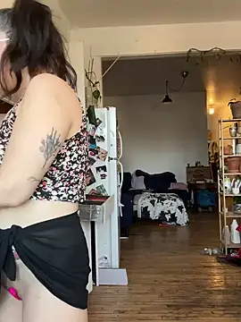 Snapshot of Rosiee69_ chatting on 03.20.25 Rosiee69 online show from 03.20.25