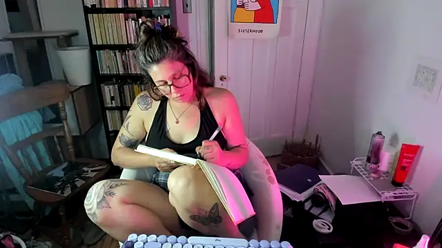 Snapshot of Rosiee69_ chatting on 09.17.25 Rosiee69 online show from 09.17.25