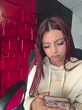 Snapshot of Emily-teen chatting on 02.23.26 Emily-teen online show from 02.23.26