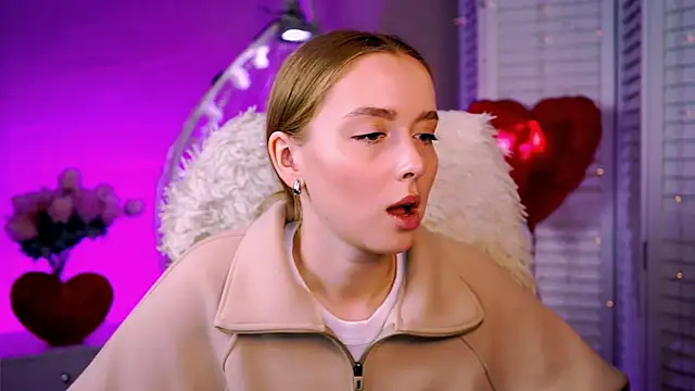 Snapshot of JenniferGraces chatting on 02.25.25 JenniferGraces online show from 02.25.25