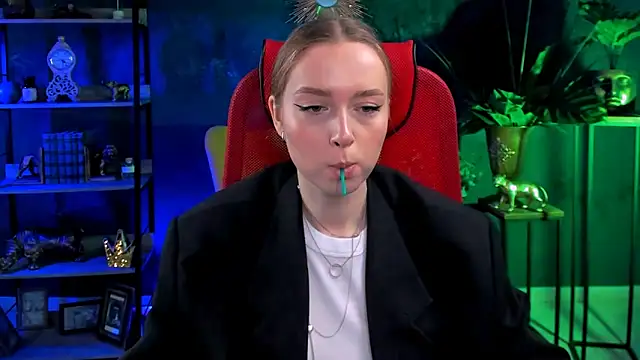 Snapshot of JenniferGraces chatting on 03.06.25 JenniferGraces online show from 03.06.25