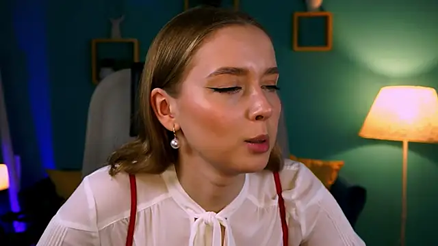 Snapshot of JenniferGraces chatting on 03.15.25 JenniferGraces online show from 03.15.25