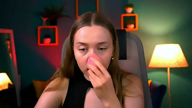 Snapshot of JenniferGraces chatting on 09.20.25 JenniferGraces online show from 09.20.25