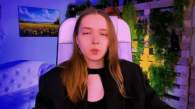 Snapshot of JenniferGraces chatting on 10.28.25 JenniferGraces online show from 10.28.25