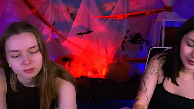 Snapshot of JenniferGraces chatting on 10.30.25 JenniferGraces online show from 10.30.25