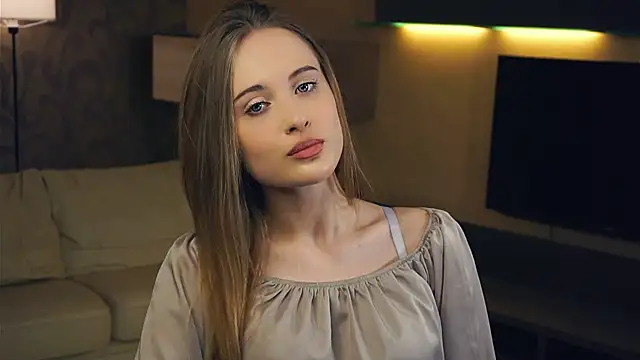 Snapshot of QuennaCoote chatting on 02.25.25 QuennaCoote online show from 02.25.25