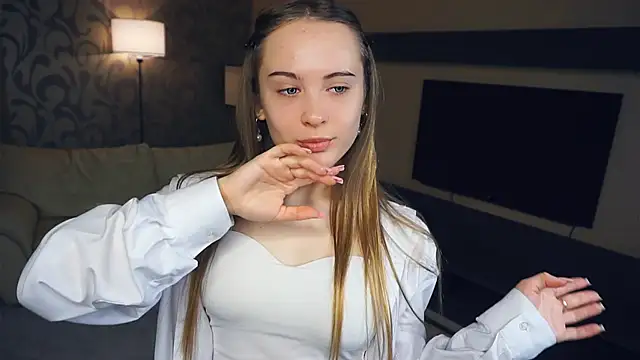 Snapshot of QuennaCoote chatting on 02.28.25 QuennaCoote online show from 02.28.25