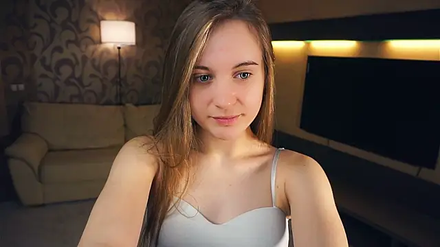 Snapshot of QuennaCoote chatting on 03.05.25 QuennaCoote online show from 03.05.25