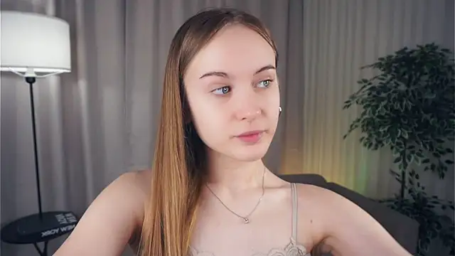 Snapshot of QuennaCoote chatting on 03.13.25 QuennaCoote online show from 03.13.25