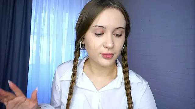 QuennaCoote online show from 02.05.26