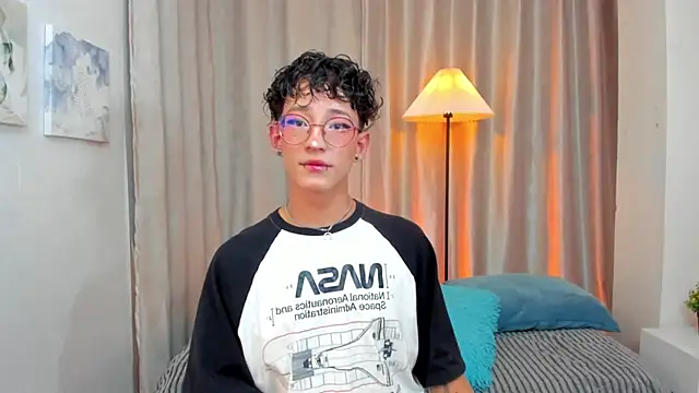 Snapshot of iiangel_ chatting on 02.25.26 iiangel online show from 02.25.26