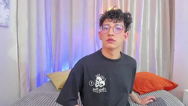 Snapshot of iiangel_ chatting on 02.28.26 iiangel online show from 02.28.26