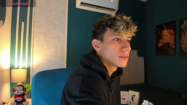 Allex Cano online show from 03.10.25