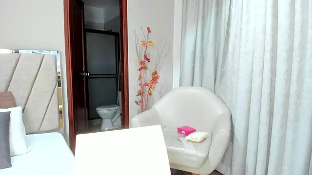 Zamira Taylor online show from 04.02.26