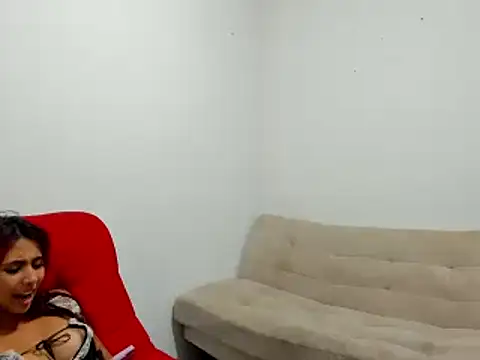 Snapshot of horrny_18_victoria chatting on 10.25.25 horrny 18 victoria online show from 10.25.25