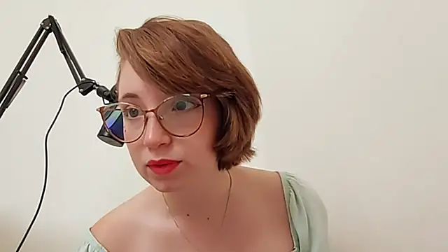 Snapshot of Elise_Nyx chatting on 09.17.25 Elise Nyx online show from 09.17.25