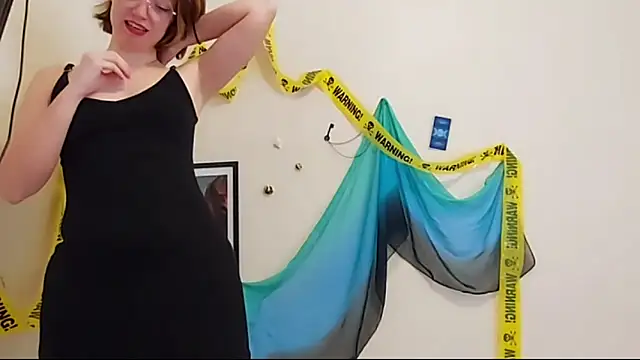 Snapshot of Elise_Nyx chatting on 11.21.25 Elise Nyx online show from 11.21.25