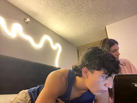 Snapshot of DesireLuxe chatting on 10.10.25 DesireLuxe online show from 10.10.25