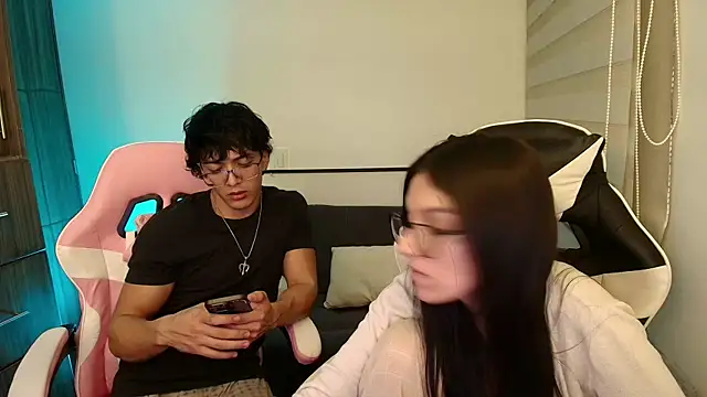 Snapshot of DesireLuxe chatting on 11.05.25 DesireLuxe online show from 11.05.25